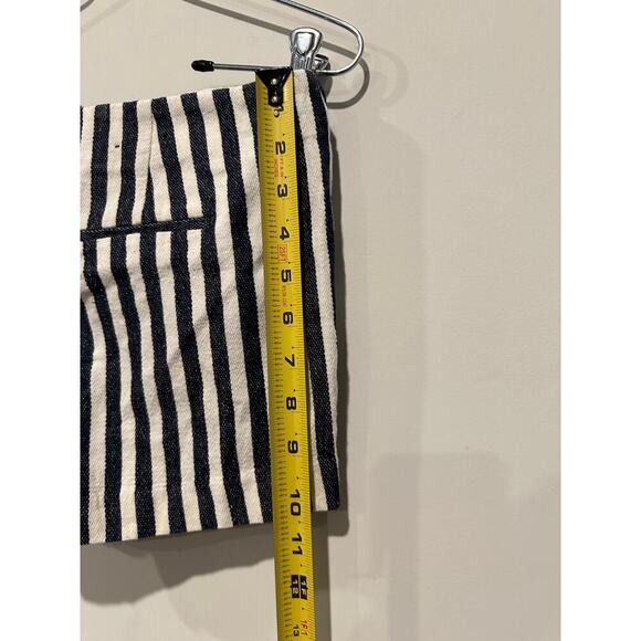 Banana Republic Size 00 Petite Mid Rise Chino Shorts Beach Striped Black White - Picture 10 of 13